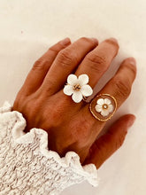 Load image into Gallery viewer, Gold Plated Stainless Steel Oval Resin Flower Stainless Steel Open Ring
