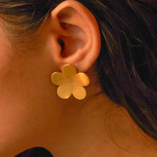 Load image into Gallery viewer, These Italian vintage-inspired flower stud earrings feature a frosted, brushed finish for a subtle yet elegant texture. Crafted from waterproof stainless steel, they offer lasting durability and timeless charm. Perfect as a thoughtful gift or a stylish accessory, these earrings add a touch of classic sophistication to any outfit, making them a versatile choice for women who appreciate refined, vintage-inspired jewelry.
