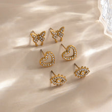 Load image into Gallery viewer, TANAKA - Crystal Heart Stud Earrings

