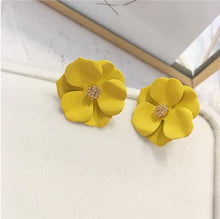 Load image into Gallery viewer, New Korean Style Spray Paint Big Flower Stud Earrings For Women Fashion Summer Elegant Sweet Jewelry Accessories Brincos
