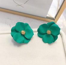 Load image into Gallery viewer, New Korean Style Spray Paint Big Flower Stud Earrings For Women Fashion Summer Elegant Sweet Jewelry Accessories Brincos
