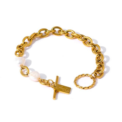 Bracelet is made of stainless steel and has real gold plating. It comes in gold colour and its link chain is adorned with two natural pearls. It has toggle clasp with a little plate. This bracelet is perfect to be warn in any occasion.